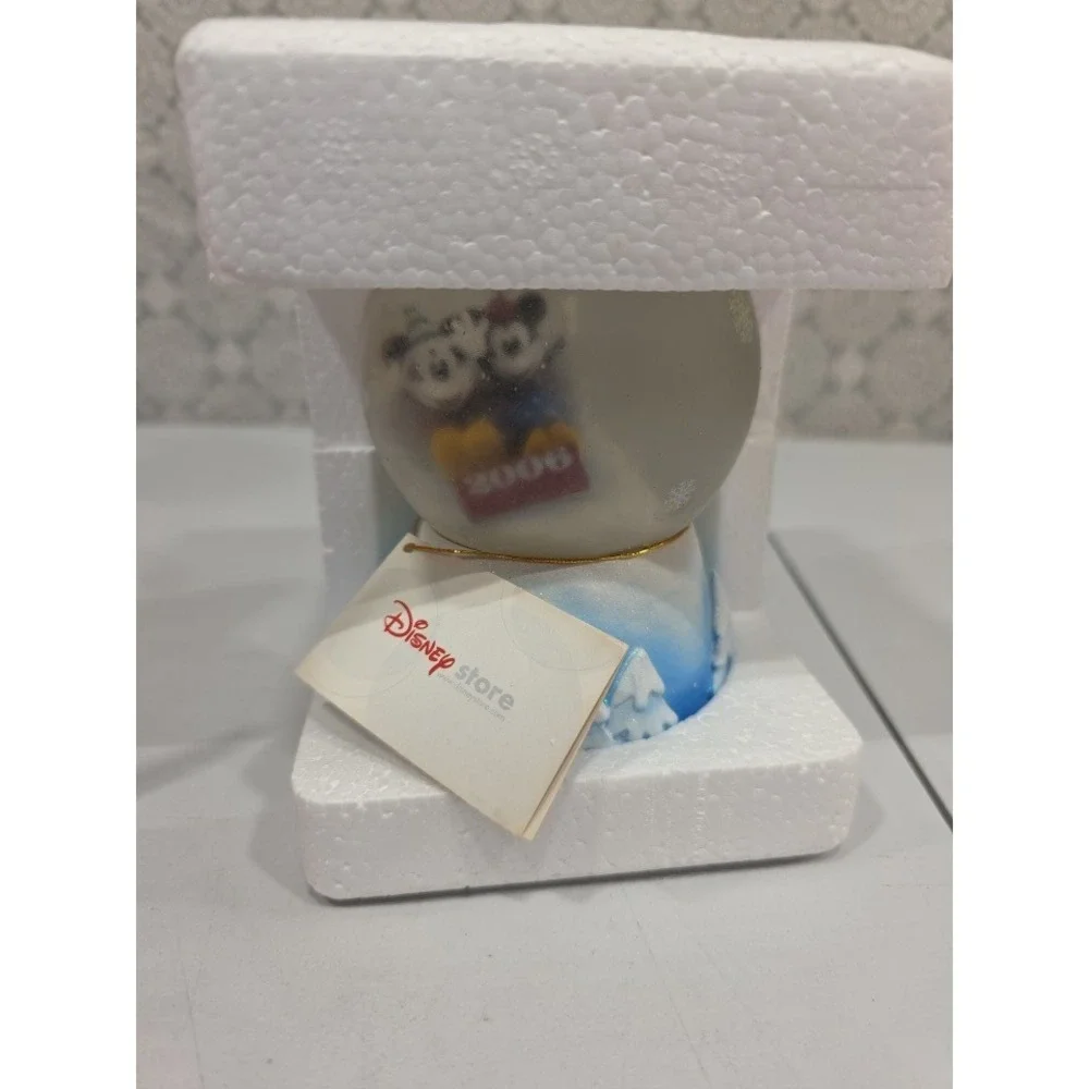 Disney Mickey Minnie Mouse‎ 2006 Christmas Snow Globe with Box